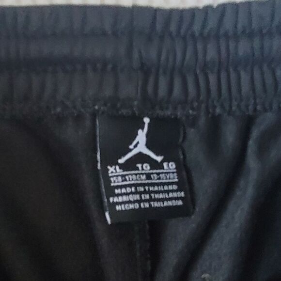 Jordan youth Boys track pants size XL - Picture 4 of 9